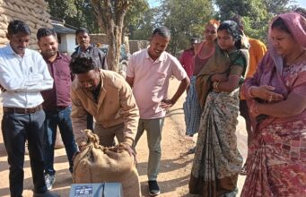 किसानों के हित में सख्त निगरानी: जनपद अध्यक्ष बिजमोती राठिया व ज़िला पंचायत सदस्य रेणुका राठिया ने बरपाली–श्यांग–चिर्रा उपार्जन केंद्रों का किया औचक निरीक्षण