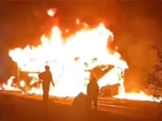 कर्नाटक के चित्रदुर्ग में भीषण सड़क हादसा: बस में आग लगने से 12 यात्रियों की जलकर मौत, 20 घायल