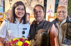 अपनों के सम्मान और आशीर्वाद से अभिभूत…पायलट आस्था अग्रवाल