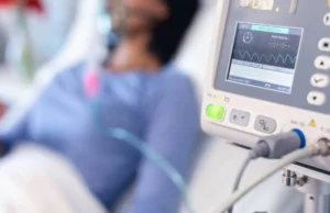 निजी अस्पतालों में इलाज की मनमानी पर लगाम: वेंटिलेटर शुरू करने से पहले लेनी होगी लिखित अनुमति