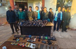 एक दर्जन नक्सलियों ने किया सरेंडर; मध्यप्रदेश, महाराष्ट्र, छत्तीसगढ़ जोन हो गया नक्सलमुक्त