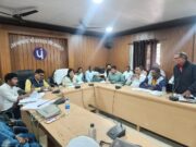 जिला पंचायत सीईओ ने सरपंच–सचिवों की बैठक लेकर योजनाओं की प्रगति की समीक्षा