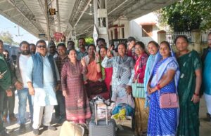 जी पी एम् की महिलाशक्तियों के नेतृत्व मै 50 लोगो का जत्था दिल्ली रवाना