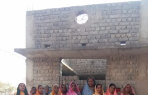 अटल जयंती पर पोरथा में बुजुर्गों का सम्मान, झुग्गी-झोपड़ी संगठन ने किया आयोजन