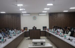 साप्ताहिक समय-सीमा बैठक में कलेक्टर ने विभागीय कार्यों की समीक्षा की