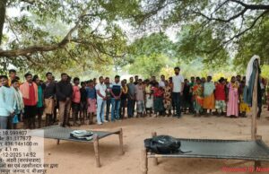 पहुंच विहीन ग्राम अन्ड्री में प्रशासनिक टीम ने सैचुरेशन सर्वे व SIR फार्म भरने का किया कार्य