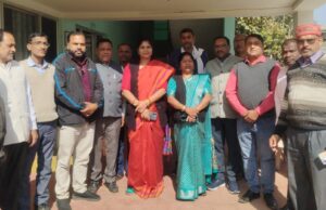 जिले के जनकपुर मंडल में जिला अध्यक्ष चंपा देवी पावले ने किया कार्यकर्ताओं से मुलाकात