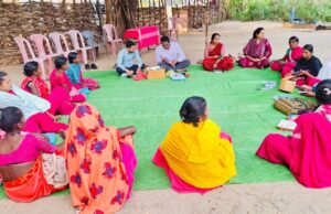 सीएमएचओ डॉ. आर. के. सिंह का फील्ड विजिट, मलेरिया संवेदनशील क्षेत्रों में जागरूकता अभियान तेज