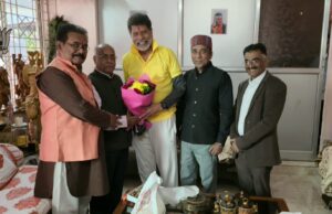 जिला सहकारी बैंक में उपाध्यक्ष की नई जिम्मेदारी के बाद श्रीनिवास मिश्रा ने भाजपा व विधायक किरण देव से की सौजन्य भेंट, किसानों के हितों पर हुई सार्थक चर्चा