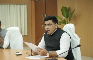 फोटोयुक्त निर्वाचक नामावलीः-विशेष गहन पुनरीक्षण राजनैतिक दलों की उपस्थिति में कलेक्टर ने फोटोयुक्त निर्वाचक नामावलियों का किया प्रारंभिक प्रकाशन