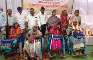 भैसमा में जनपद अध्यक्ष बिजमोती राठिया की मुख्य आतिथ्य व ज़िला पं.सदस्य रेणुका राठिया की विशिष्ट अतिथ्य में 121 वृद्धजनों व दिव्यांगों को मिला जीवन का नया संबल