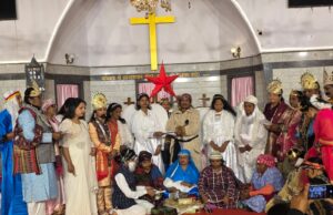 जगदलपुर में क्रिसमस की धूम, जमकर हुई आतिशबाजी, विशेष प्रार्थना भी की गई