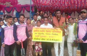 ढेगूरडीह में ग्रामीण क्रिकेट का महाकुंभ फाइनल मुकाबले में बासीन ने मारी बाज़ी, जनप्रतिनिधियों की गरिमामयी उपस्थिति में हुआ पुरस्कार वितरण