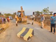 सक्ती टोल प्लाजा के कर्मी द्वारा अवैध रूप से बाईपास रोड को जाम किया