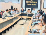 ठेकेदारऔर अफसरों की लापरवाही की भेंट चढ़ गई शहर की तस्वीर बदल देने वाली सड़क