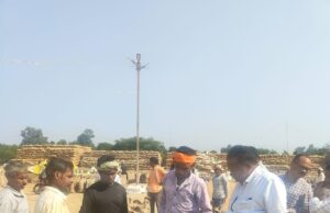 डौंडी लोहरा ब्लॉक के धान खरीदी केन्द्रों का अपर कलेक्टर ने किया निरीक्षण