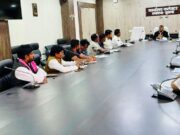 कलेक्टर एवं जिला निर्वाचन अधिकारी ने ली राजनीतिक दलों की बैठक, निर्वाचक नामावलियों के प्रारंभिक प्रकाशन की दी जानकारी