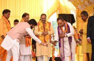 251 कुण्डीय विराट गायत्री महायज्ञ में आध्यात्मिक ऊर्जा का संचार, मंत्री गुरु खुशवंत साहेब और मुख्यमंत्री ने नवविवाहितों को दिया आशीर्वाद