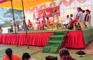 हिंदू हैं आदिवासी भी, समाज को तोड़ने की हो रही है कोशिश