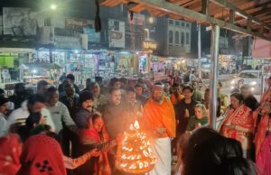 अयोध्या श्रीराम प्राणप्रतिष्ठा द्वितीय वर्षगाँठ पर दुर्गा चौक, पेंड्रा में भव्य महाआरती सम्पन्न