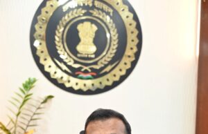 बायोमेट्रिक अटेंडेंस से बदलेगी प्रशासनिक कार्यसंस्कृति कलेक्टर श्री जन्मेजय महोबे की पहल—अनुशासन, पारदर्शिता और जवाबदेही की ओर मजबूत कदम