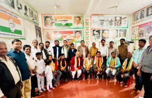 पूर्व विधायक स्व. डॉ. चन्द्रहास साहू जी की 90 वी जयंती पर मेहनतकश मोची भाइयों का हुआ सम्मान