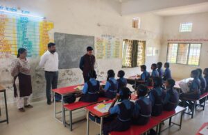 कोंटा में विकास योजनाओं की सघन समीक्षा आवास, एनआरएलएम और विकास कार्यों में लाए तेजी- सीईओ जिला पंचायत श्री मुकुन्द ठाकुर