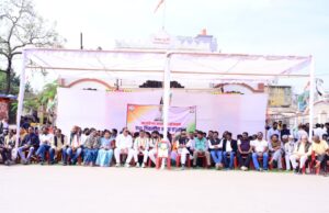 मनरेगा बचाओ संग्राम के तहत बस्तर जिला कांग्रेस कमेटी के लोगों ने रखा व्रत