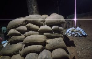 प्रशासनिक टीम ने जप्त किया 49 बोरी अवैध धान।