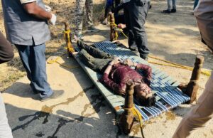 गुम व्यक्ति की कुएं में मिली लाश जांच में जुटी पुलिस।