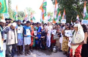 मनरेगा बचाने गांवों की गलियों में पहुंच रहे हैं प्रदेश कांग्रेस अध्यक्ष दीपक बैज