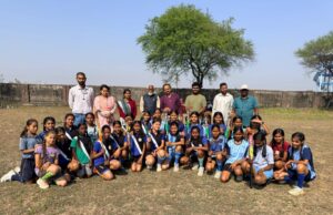 समोदा में विकासखंड स्तरीय महिला खेलकूद हॉकी और फुटबॉल प्रतियोगिता का आयोजन