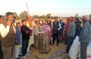 धान खरीदी केंद्रों का जिला कांग्रेस कमेटी ने किया निरीक्षण