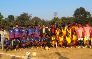 ग्राम पंचायत बगदर्री में पूर्व जनपद सदस्य श्री धर्मेन्द्र झारिया जी के मुख्य आतिथ्य में फुटबॉल प्रतियोगिता का हुआ शुभारंभ।