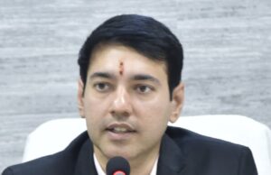 बस्तर के नए कलेक्टर आकाश छिकारा ने किया पदभार ग्रहण