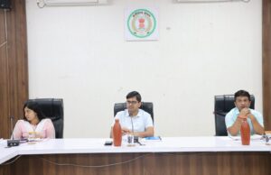 सुशासन तिहार में स्वीकृत विकास कार्य एक सप्ताह में पूर्ण हों – कलेक्टर श्री संबित मिश्रा