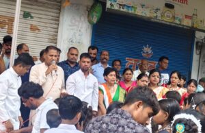 बिलासपुर जिला शहर कांग्रेस कमेटी के पूर्व अध्यक्ष रविंद्र सिंह जी ने गणतंत्र दिवस के पावन पर्व पर बिनोवा नगर गायत्री मंदिर चौक में ध्वजारोहण कर सलामी दी।