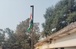 रतनपुर रानीपारा प्राथमिक विद्यालय में गणतंत्र दिवस समारोह ध्वजारोहण के साथ ‘जय हिंद’ के नारों से गूंजा परिसर