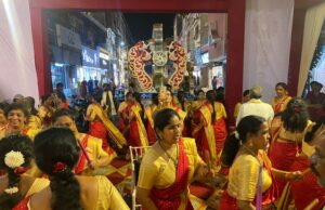 बैंड बाजे और आतिशबाजी के साथ निकली भगवान बालाजी की बारात