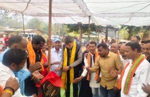 विधायक किरण देव ने चिलकुटी में किया सीसी सड़क का भूमिपूजन