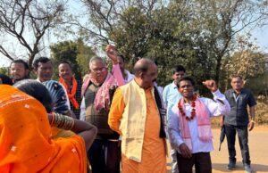 महात्मा गांधी के नाम से ही चिढ़ती है भाजपा: का द्वेष उजागर, मनरेगा को खत्म कर काम के अधिकार पर हमला-विधायक लखेश्वर बघेल