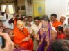 मां दंतेश्वरी एयरपोर्ट पर स्वामी कैलाशानंद गिरी का भव्य स्वागत