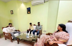 छत्तीसगढ़ राज्य बाल अधिकार संरक्षण आयोग की अध्यक्ष डॉ. वर्णिका शर्मा ने माँ दंतेश्वरी के दर्शन कर प्रदेश की सुख-समृद्धि की कामना की