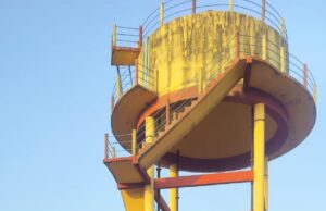 चार साल से खड़ी है टंकी, पानी का पता नहीं