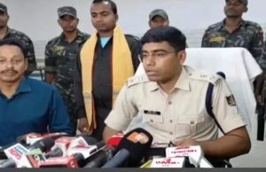 नक्सल मोर्चे पर बड़ी कामयाबी – सुकमा निवासी 21 लाख का इनामी नक्सली सुखराम मरकाम ने किया आत्मसमर्पण