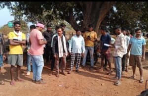 पाढ़ापुर की भाई-बहन पहाड़ी पर सर्वें कर रही एनएमडीसी की टीम को खदेड़ा ग्रामीणों ने