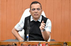 कलेक्टर श्री जन्मेजय महोबे ने की अनिवार्य बायोमेट्रिक आधार अपडेट प्रगति की समीक्षा