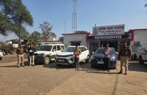 GLD स्कूल, खैरताल में फेयरवेल पार्टी के दौरान वाहनों पर स्टंटबाजी करने के मामले में पुलिस द्वारा की गई सख्त कार्यवाही