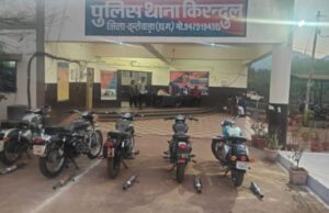 किरन्दुल में उतरा ‘शोर का शोरूम’: बुलेट से सायलेंसर नहीं, दादागिरी की परत उतरी