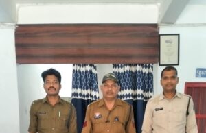 शराब कोचिये पर रतनपुर पुलिस का लगातार प्रहार, शराब कोचिये से 30 लीटर कच्ची महुआ शराब जप्त